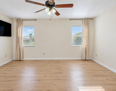 974 Se Brookedge Avenue - Photo Thumbnail 14