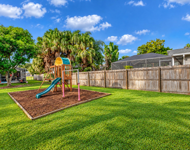 974 Se Brookedge Avenue - Photo Thumbnail 32
