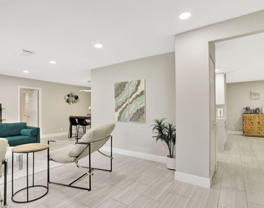 1035 Nw 5th Avenue - Photo Thumbnail 2