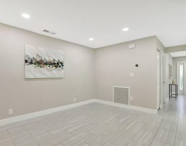 1035 Nw 5th Avenue - Photo Thumbnail 19