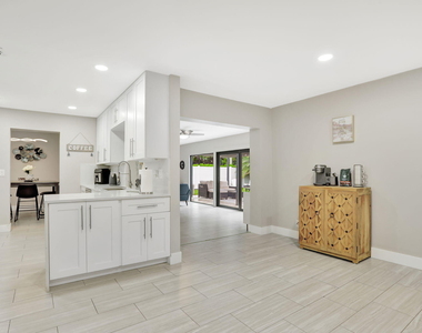 1035 Nw 5th Avenue - Photo Thumbnail 21