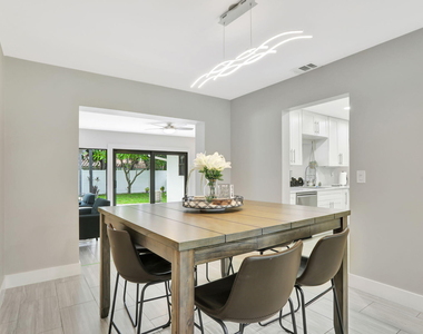 1035 Nw 5th Avenue - Photo Thumbnail 5