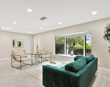 1035 Nw 5th Avenue - Photo Thumbnail 3