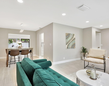 1035 Nw 5th Avenue - Photo Thumbnail 4