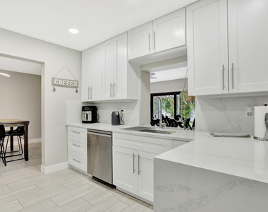 1035 Nw 5th Avenue - Photo Thumbnail 9