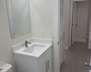 6803 Georgia Avenue - Photo Thumbnail 6