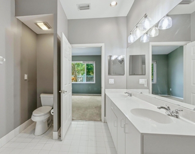 2920 E Aragon Boulevard - Photo Thumbnail 14