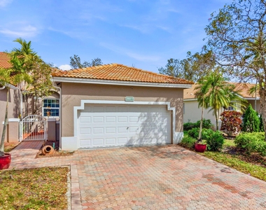 2920 E Aragon Boulevard - Photo Thumbnail 30