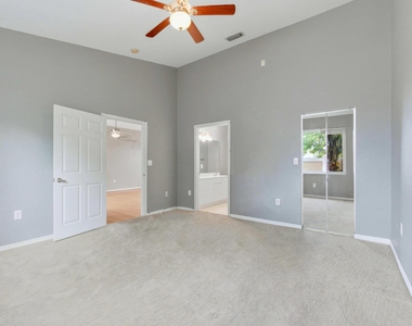 2920 E Aragon Boulevard - Photo Thumbnail 11