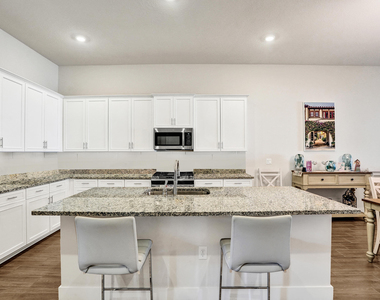 8336 W Blue Spring Drive - Photo Thumbnail 10