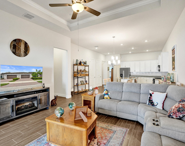 8336 W Blue Spring Drive - Photo Thumbnail 14