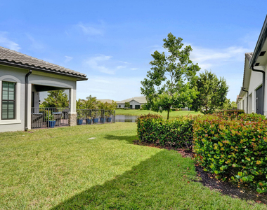 8336 W Blue Spring Drive - Photo Thumbnail 20