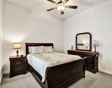 8336 W Blue Spring Drive - Photo Thumbnail 4