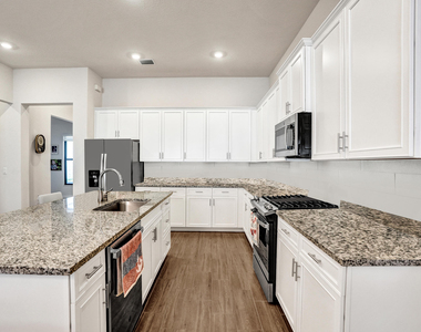 8336 W Blue Spring Drive - Photo Thumbnail 11