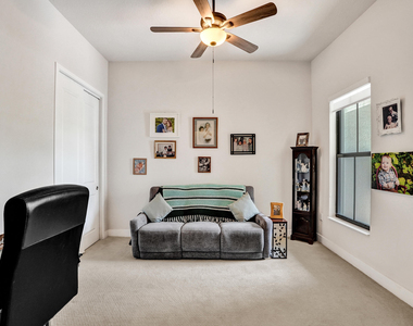 8336 W Blue Spring Drive - Photo Thumbnail 7
