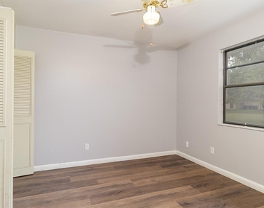 604 Roselyn Avenue - Photo Thumbnail 13