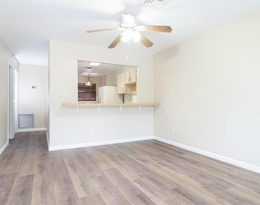 604 Roselyn Avenue - Photo Thumbnail 8