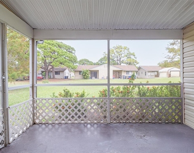 604 Roselyn Avenue - Photo Thumbnail 6