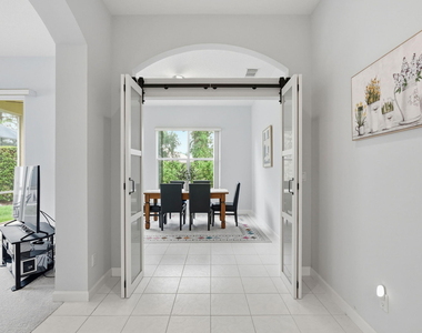 707 Sw San Salvador Cove - Photo Thumbnail 17