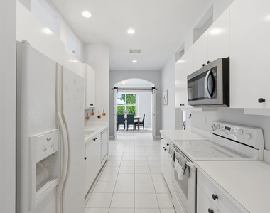 707 Sw San Salvador Cove - Photo Thumbnail 13