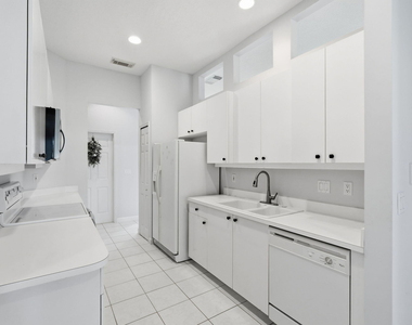 707 Sw San Salvador Cove - Photo Thumbnail 15