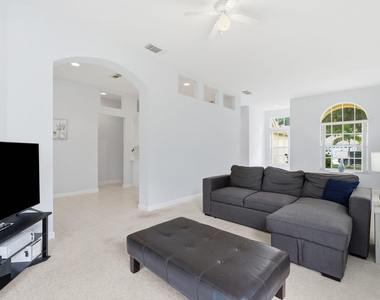 707 Sw San Salvador Cove - Photo Thumbnail 7