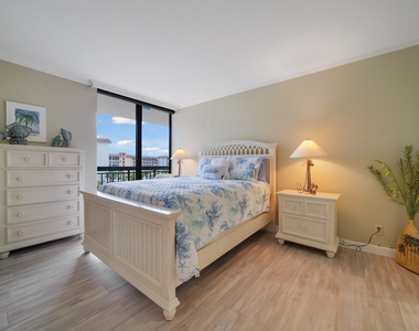 2707 N Ocean Boulevard - Photo Thumbnail 11