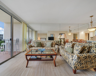 2707 N Ocean Boulevard - Photo Thumbnail 4