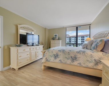 2707 N Ocean Boulevard - Photo Thumbnail 10