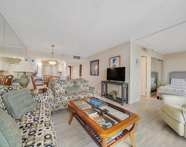 2707 N Ocean Boulevard - Photo Thumbnail 3