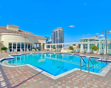 511 Se 5 Avenue - Photo Thumbnail 10