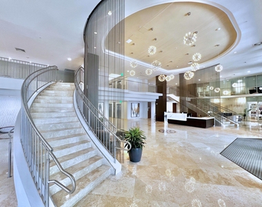 511 Se 5 Avenue - Photo Thumbnail 2
