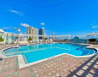 511 Se 5 Avenue - Photo Thumbnail 11