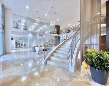 511 Se 5 Avenue - Photo Thumbnail 4