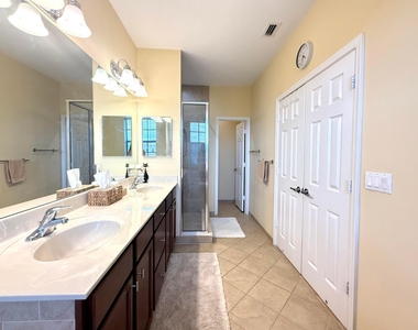 10361 Wellington Parc Drive - Photo Thumbnail 14