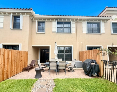 10361 Wellington Parc Drive - Photo Thumbnail 23