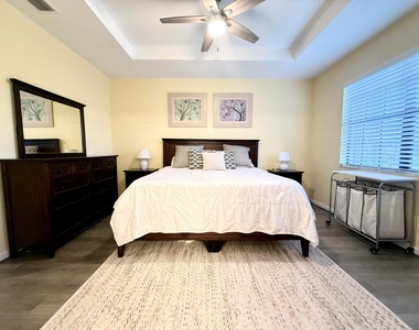 10361 Wellington Parc Drive - Photo Thumbnail 11