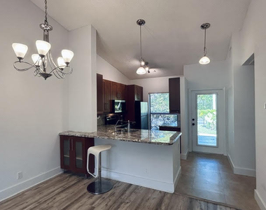 3054 S Oakland Forest Drive - Photo Thumbnail 5