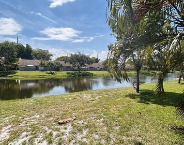 3054 S Oakland Forest Drive - Photo Thumbnail 11