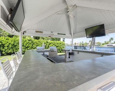 6421 Bay Club Drive - Photo Thumbnail 27