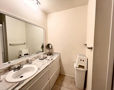 6421 Bay Club Drive - Photo Thumbnail 23