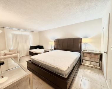 6421 Bay Club Drive - Photo Thumbnail 15
