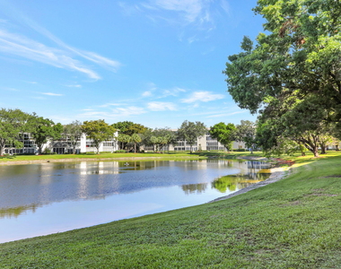 2202 Lucaya Bend - Photo Thumbnail 18