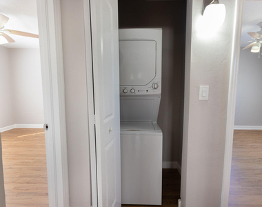823 Se 3rd Avenue - Photo Thumbnail 8