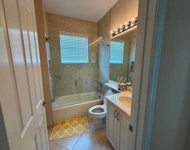 9063 Meridian View Isle - Photo Thumbnail 9