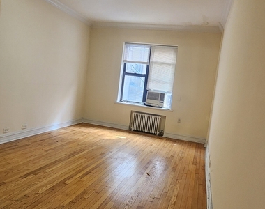 East 47th Street/ 2nd ave - Photo Thumbnail 5