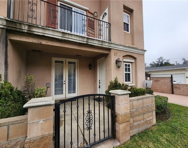 271 S Arroyo Drive - Photo Thumbnail 1