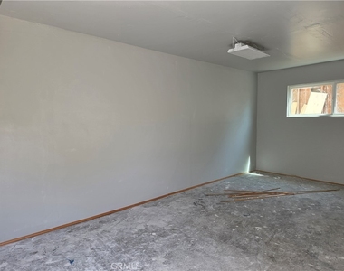 1695 James Pl - Photo Thumbnail 9