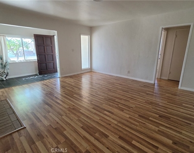 1695 James Pl - Photo Thumbnail 3