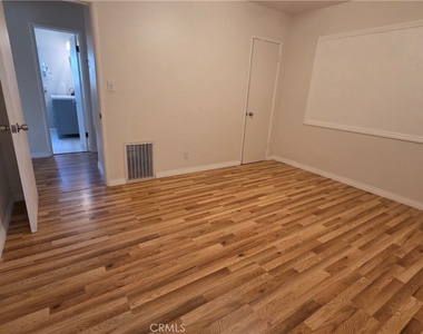 1695 James Pl - Photo Thumbnail 7